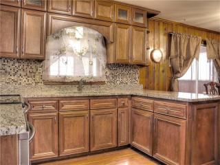764 Walnut Cir, Marietta, GA 30060-5150