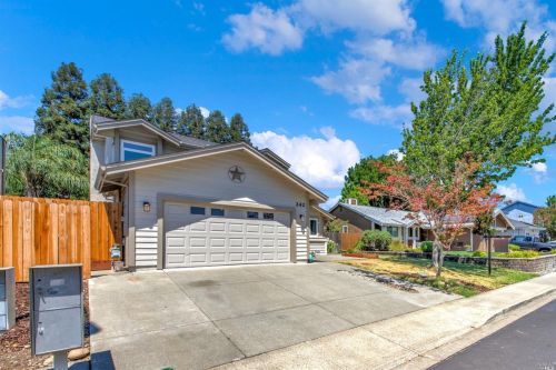 242 Limerick Way, Vacaville, CA 95688-9382