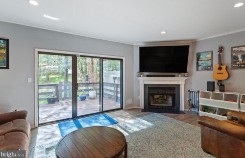 53 Manor Dr, Princeton NJ  08540-1643 exterior