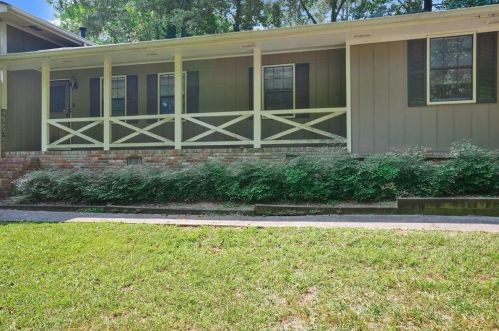 1812 Wiggins Cir, Conyers GA  30094-5849 exterior