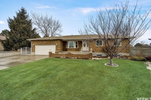 2464 Beverly Glen Ave, Taylorsville, UT 84084-3032