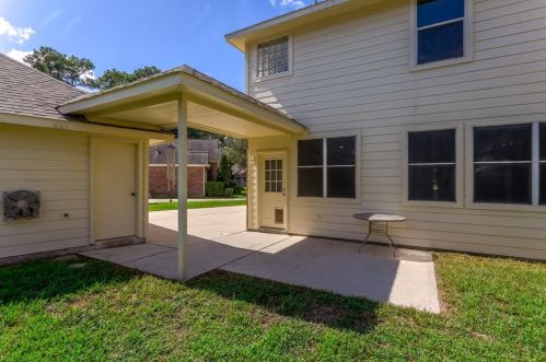 2207 Stoneycreek Park Ct, Conroe TX  77385 exterior