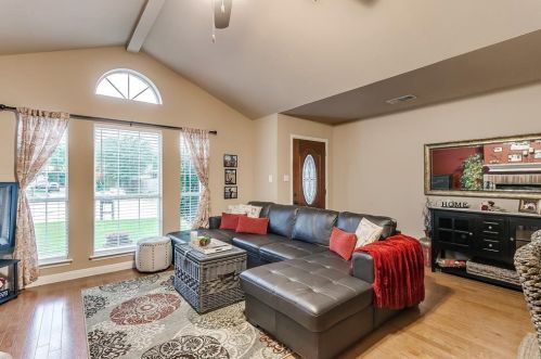 8100 Broken Arrow Rd, Fort Worth TX  76137-1291 exterior