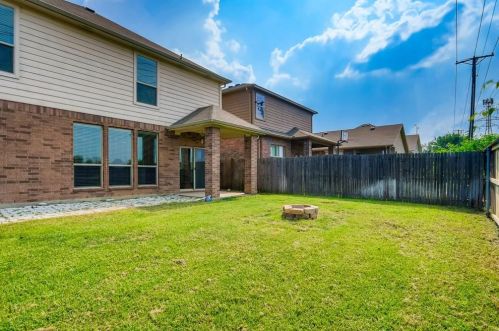 1016 Sunderland Ln, Fort Worth, TX 76134-3729
