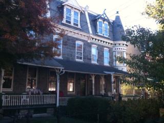 234 Sumac St, Philadelphia, PA 19128-3826