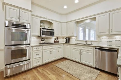 230 Cameron Rdg Dr, Atlanta GA  30328-4709 exterior