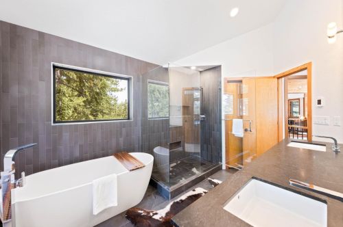 737 Conifer, Truckee CA  96161-3942 exterior