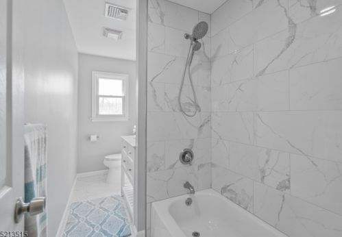 30 Lincoln Trl, Hopatcong NJ  07843-1548 exterior