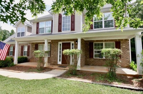 1224 Morrow Dr, Social Circle, GA 30025-2795