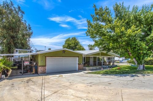 12750 10th St, Yucaipa, CA 92399-2054
