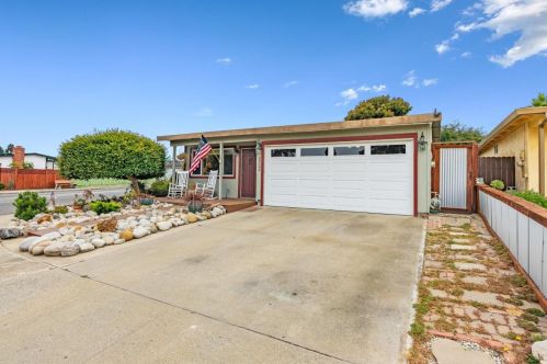 601 Cedar Dr, Watsonville, CA 95076-3538