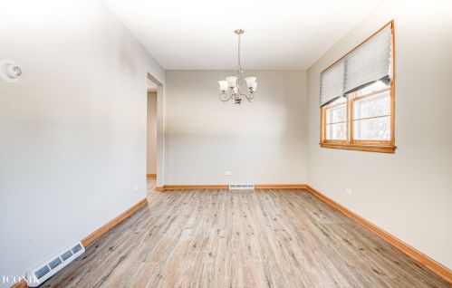 7837 101st St, Palos Hills, IL 60465-1516