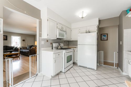 1327 Caribou Trl, Carol Stream IL  60188-9064 exterior