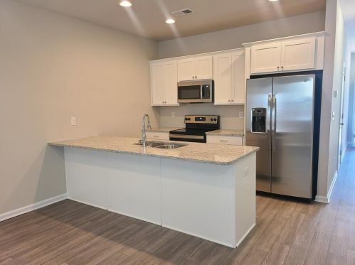 3170 Meadowstone Ln, Atlanta, GA 30331-2939
