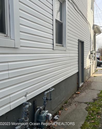 1255 Washington Ave, Tinton Falls NJ 07712-6346 exterior