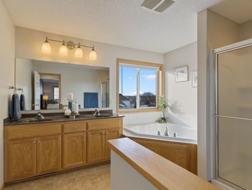 920 Drew Dr, Saint Paul MN  55129-6900 exterior