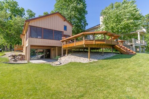 415 Holiday Dr, Somonauk, IL 60552-9633
