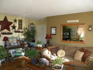 1080 Kalmia St, Junction City OR  97448-1950 exterior