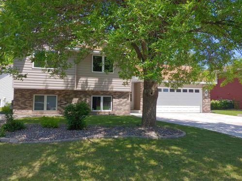 4343 Fox Ridge Ct, Saint Paul, MN 55122-2257