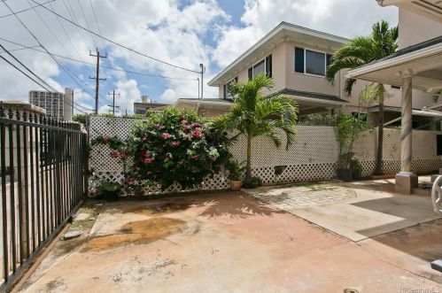 1909 Lime St, Honolulu, HI 96826-3965