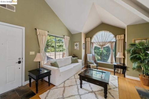 392 Overlook Dr, San Ramon, CA 94582-4548
