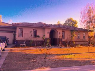 734 Charleston Dr, Claremont, CA 91711-2249