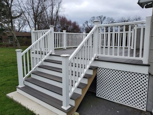 61 Canonicus St, Tiverton, RI 02878-1101