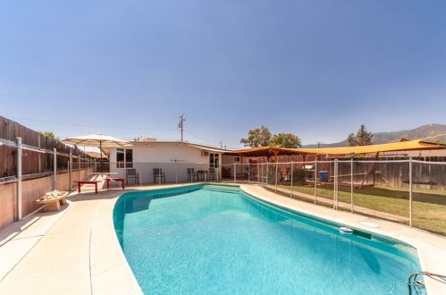 4043 Cottage Dr, San Bernardino, CA 92407-3521