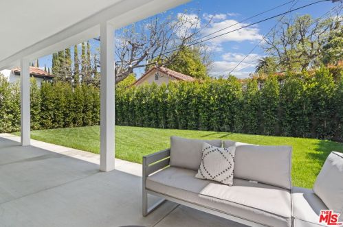 4614 Tobias Ave, Van Nuys CA  91403-2823 exterior
