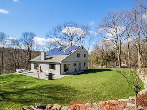 48 Sugarloaf Dr, Wilton, CT 06897-2119