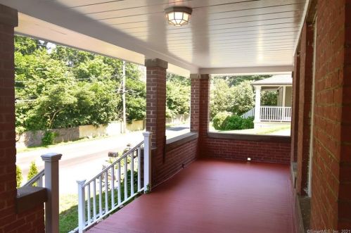 149 Lake Ave, Greenwich CT  06830-4508 exterior