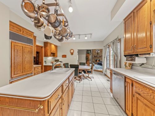 8815 Aintree Ln, Willowbrook IL  60527-8392 exterior