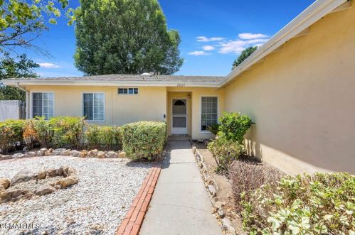 2039 Madrone St, Simi Valley, CA 93065-2661
