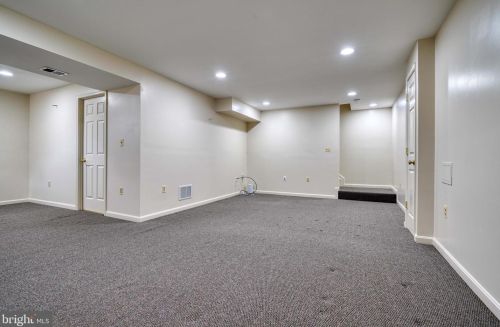 1609 Mithering Ln, Silver Spring MD 20905-7045 exterior