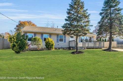 315 Yorktown Dr, Lacey, NJ 08731-1736
