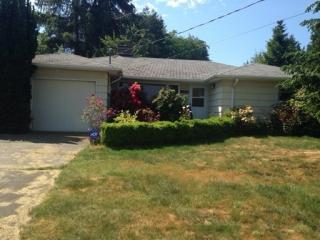 10411 23rd Ave, Seattle WA  98125-6601 exterior