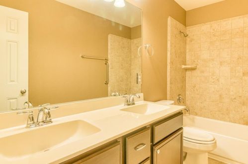 302 Round Lake Dr, Richmond TX 77469-1778 exterior