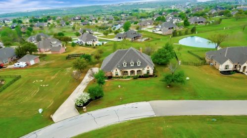 3648 Bay Breeze Ln, Fort Worth, TX 76179-3825