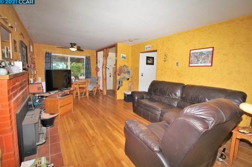 1735 Oak Park Blvd, Concord, CA 94523-4411