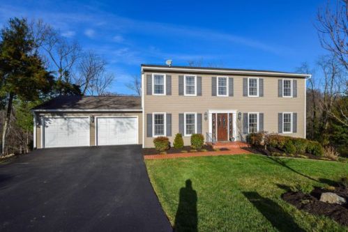 5201 Luwana Dr, Roanoke, VA 24018-3323