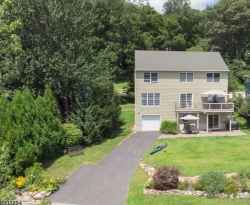 41 Lake Shore Dr, Sparta, NJ 07871-3825