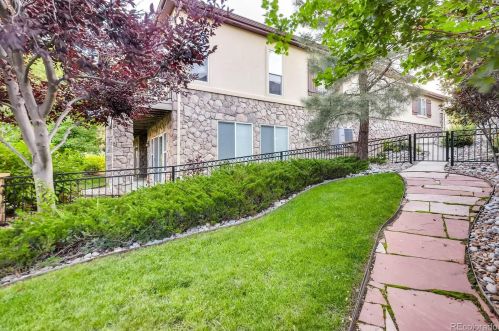 22540 Peakview Dr, Aurora CO 80016-7026 exterior