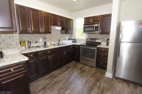 5 Harvey Ter, Dover NJ  07869-4104 exterior