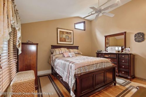 278 Edgebrook Rd, Trenton NJ 08691-3732 exterior