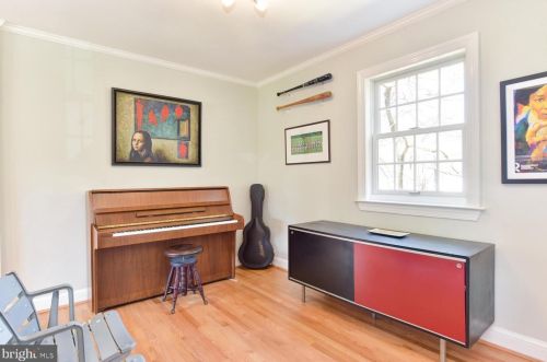 9305 Mintwood St, Silver Spring MD 20901-3523 exterior