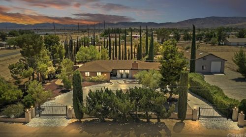 2022 Avenue, Lancaster, CA