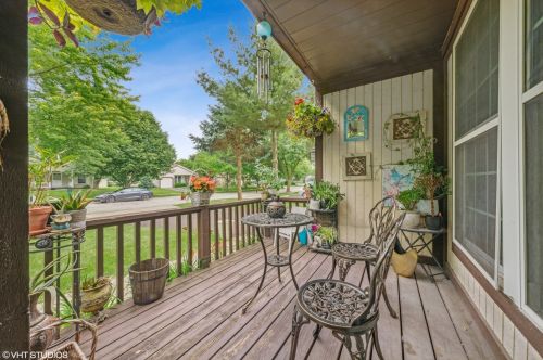 2319 Wayland Ln, Naperville, IL 60565-3231