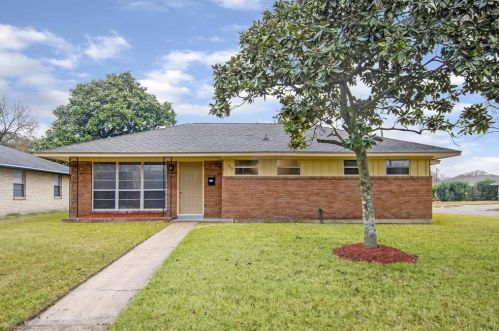 333 Robin St, Deer Park, TX 77536-2660