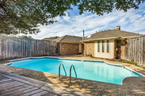 9738 Amberley, Dallas TX  75243-2303 exterior