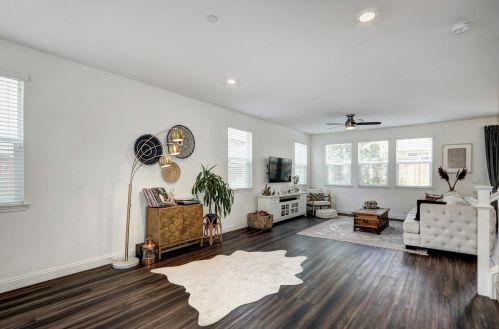 9979 Asilomar Ln, Elk Grove CA  95757-2549 exterior